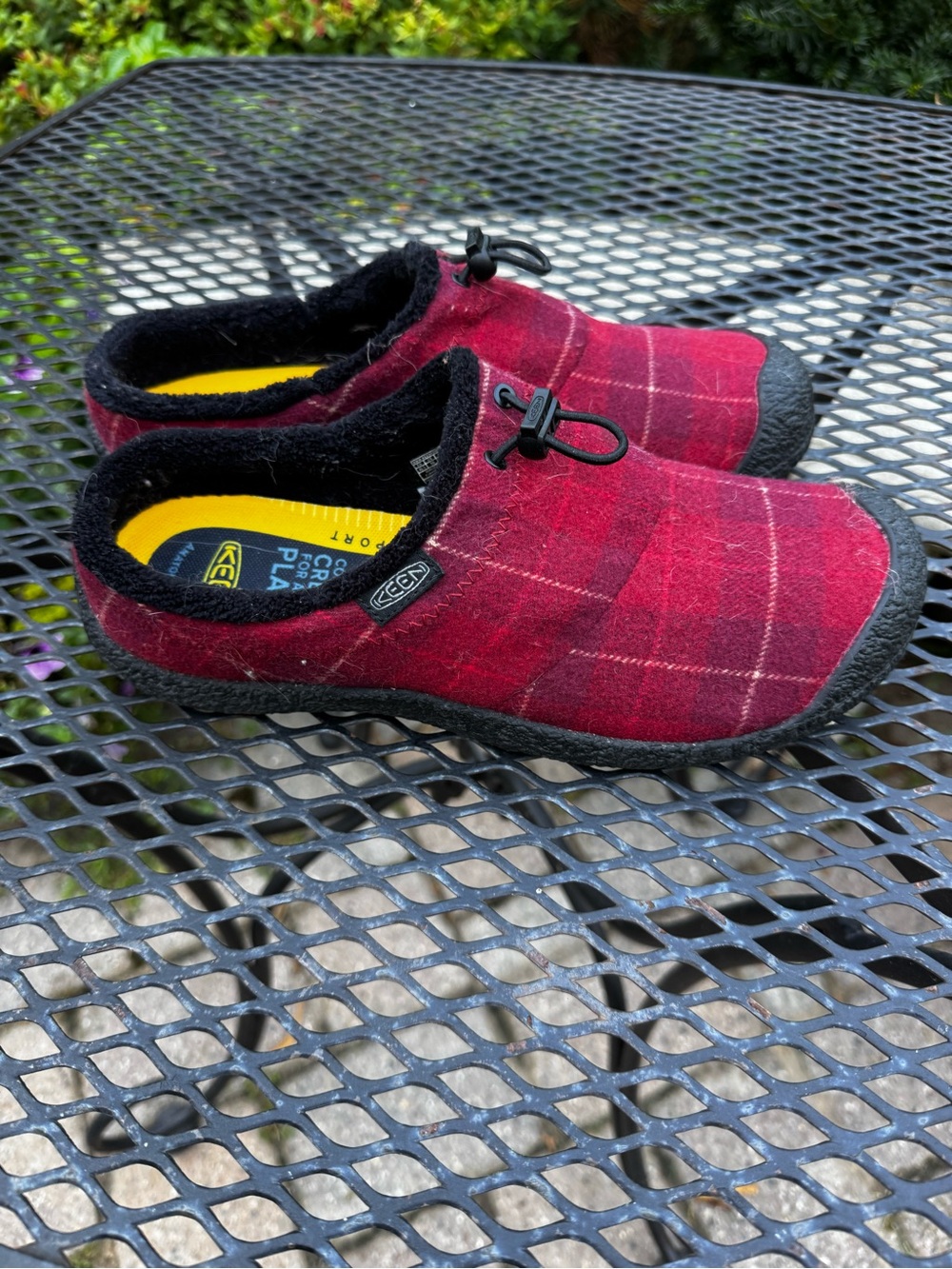 Keen Women's Howser III Red Plaid Slip-On Mules with Bungee
